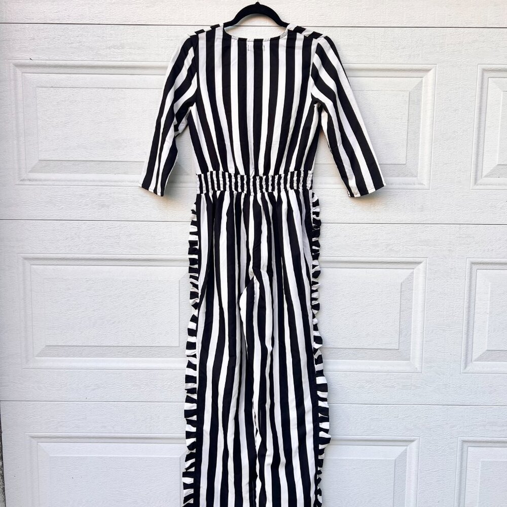 NWT- Boohoo Black and White Striped Ruffle Slit Leg Jumpsuit - Picture 4 of 9